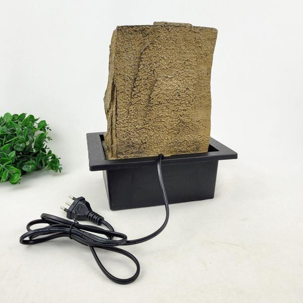 Fonte Buda Dourada 25x21x17cm 220V Com Led - Inigual Imagem de Fonte Buda Dourada 25x21x17cm 220V Com Led - Inigual