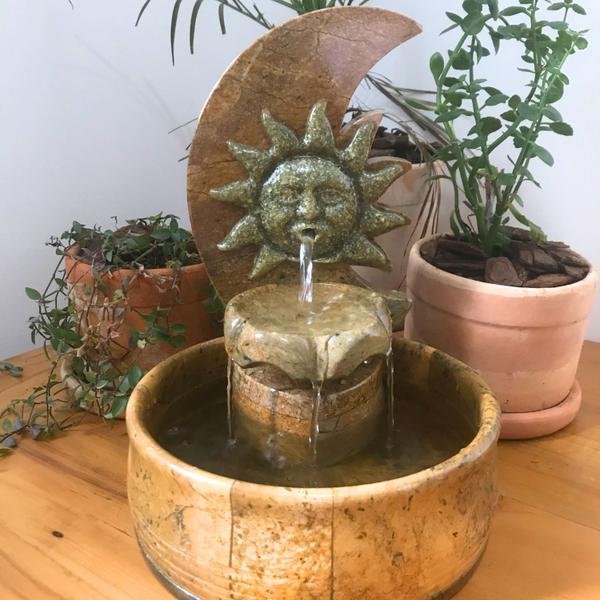 Imagem de Fonte de Água Artesanal Decorativa Cascata Sol e Lua