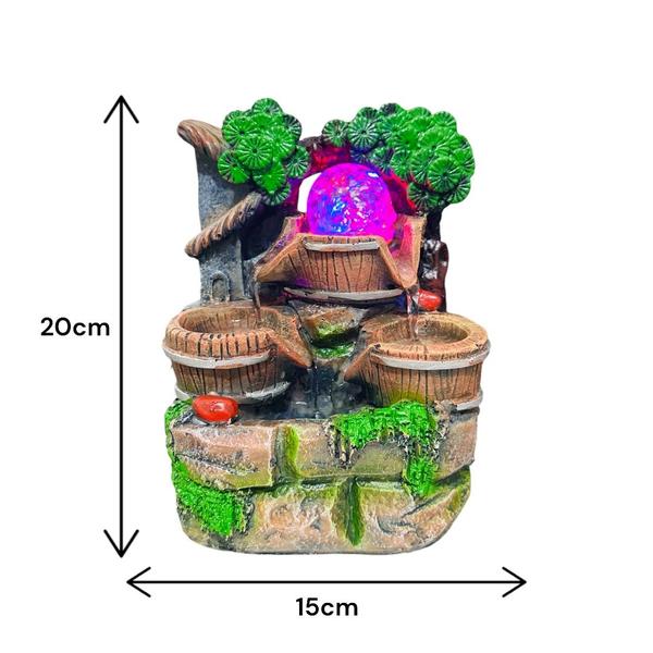 Imagem de Fonte De Água Com Árvores E Poço Relaxante Com Led Resina