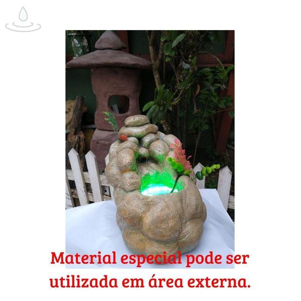 Imagem de Fonte De Água Decorativa Para Jardim Com Luzes Led Embutida