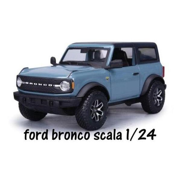 Imagem de Ford Bronco Modelo de Carro em Escala 1:18 -  Detalhada de Coleção