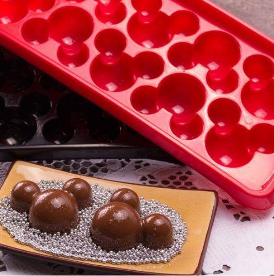 Forma De Gelo Chocolate Mickey Grande 10 Cubos Infantil - Plasútil Imagem de Forma De Gelo Chocolate Mickey Grande 10 Cubos Infantil