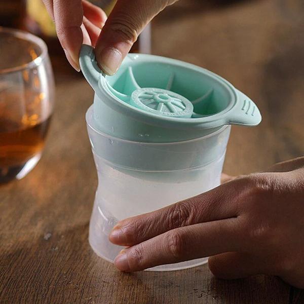 Forma De Gelo Esférica Whisky Drink Vodka Bar - Clink Imagem de Forma De Gelo Esférica Whisky Drink Vodka Bar