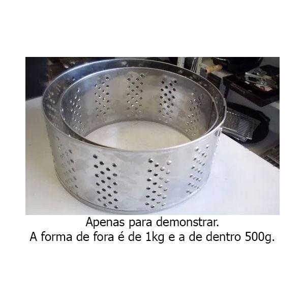 Formas Para Queijo Frescal Inox 500g E 1kg (3 De Cada) - Zatti Imagem de Formas Para Queijo Frescal Inox 500g E 1kg (3 De Cada)