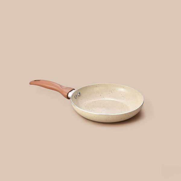 frigideira antiaderente 18cm de ceramica e aluminio bege - Oikos Imagem de frigideira antiaderente 18cm de ceramica e aluminio bege - Oikos