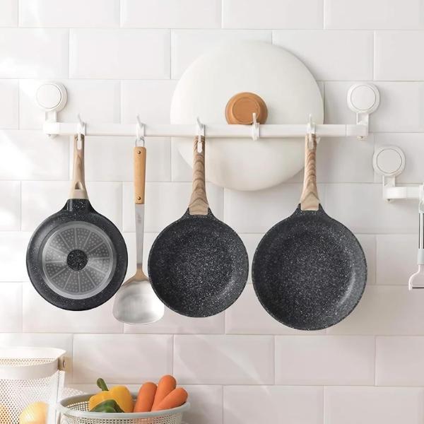 Frigideira Antiaderente 22cm em Alumínio com Revestimento Cerâmico, Frita Sem Óleo, Cabo de Madeira, Não gruda, Ideal pa Imagem de Frigideira Antiaderente 22cm em Alumínio com Revestimento Cerâmico, Frita Sem Óleo, Cabo de Madeira, Não gruda, Ideal pa