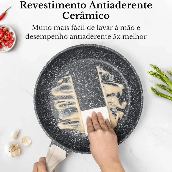 Frigideira Antiaderente 22cm em Alumínio com Revestimento Cerâmico, Frita Sem Óleo, Cabo de Madeira, Não gruda, Ideal pa Imagem de Frigideira Antiaderente 22cm em Alumínio com Revestimento Cerâmico, Frita Sem Óleo, Cabo de Madeira, Não gruda, Ideal pa