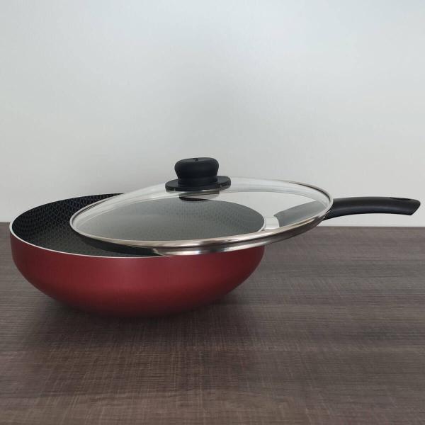 Frigideira Grande Com Tampa Antiaderente Multiflon Wok 28 Gourmet Vermelha Imagem de Frigideira Grande Com Tampa Antiaderente Multiflon Wok 28 Gourmet Vermelha
