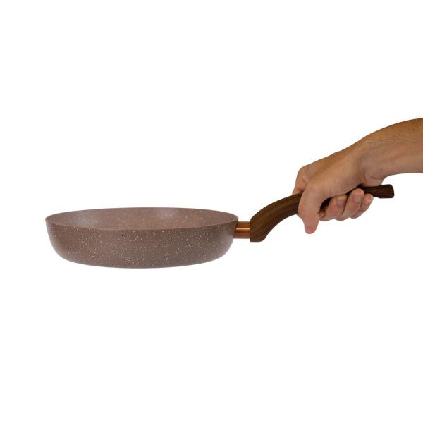Frigideira Pó De Mármore Antiaderente 24cm Marrom Cazaro Imagem de Frigideira Pó De Mármore Antiaderente 24cm Marrom Cazaro