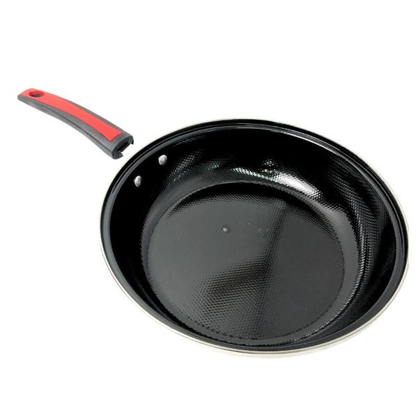 Frigideira Preta Esmaltada Sem Tampa de 28cm e Antiaderente - Em Casa Tem Imagem de Frigideira Preta Esmaltada Sem Tampa de 28cm e Antiaderente