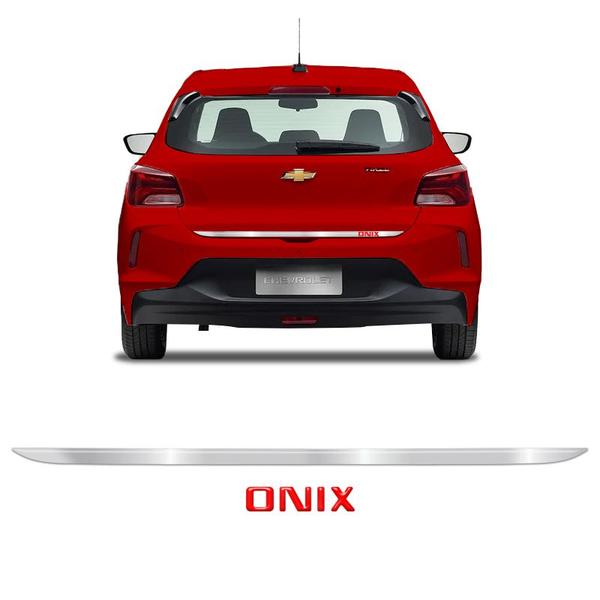 Friso Traseiro Porta Malas Resinado Onix 2020/2022 + Emblema - SPORTINOX Imagem de Friso Traseiro Porta Malas Resinado Onix 2020/2022 + Emblema