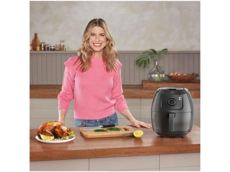 Imagem de Fritadeira Elétrica sem Óleo/Air Fryer Electrolux - Family Efficient EAF50 Grafite 5L com Timer