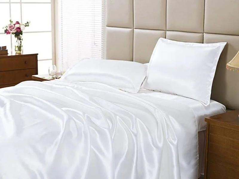 Fronha de Seda Charmousse Anti Frizz com Bainha 90cm x 50cm - BEM ME QUER Imagem de Fronha de Seda Charmousse Anti Frizz com Bainha 90cm x 50cm