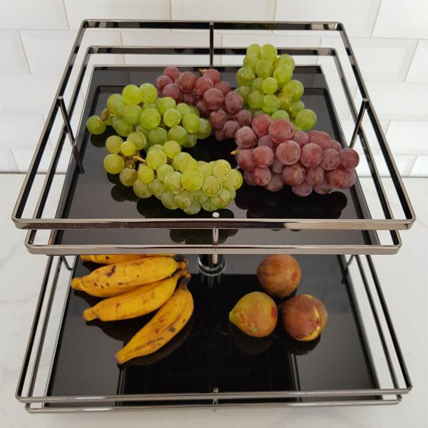 Fruteira de Mesa Aramada Giratória Quadrada com Prateleiras de Vidro Giosul Onix Imagem de Fruteira de Mesa Aramada Giratória Quadrada com Prateleiras de Vidro Giosul Onix