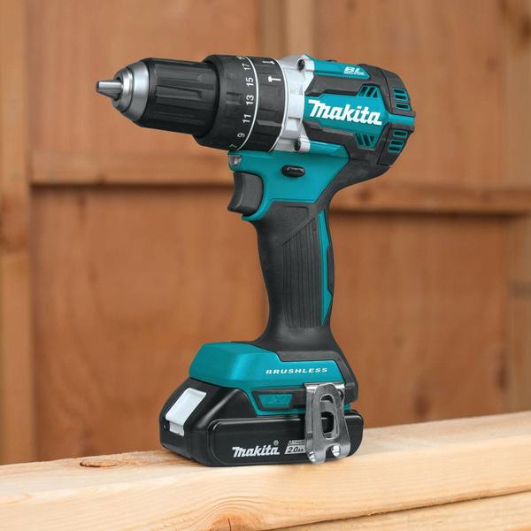 Imagem de Furadeira com chave de martelo Makita XPH12R 18V LXT 2.0Ah