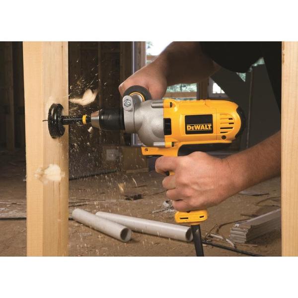 Imagem de Furadeira elétrica DEWALT DWD215G 10A 1,2 cm com alça média