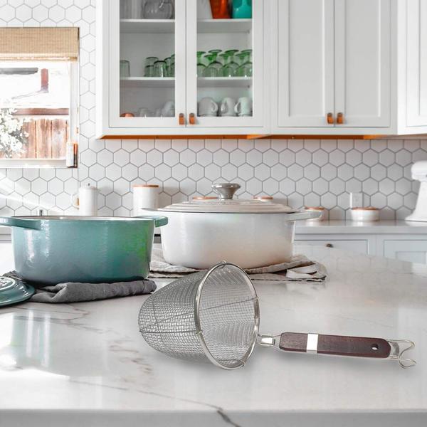 G+ Life Kitchen Inoxidável Massa de Aço Massa Mistura De Malha Aranha, Coador de Macarrão, Cesta de Macarrão de Esforço, para Massa, Ramen, Bolinho, Alimentos Fritos Profundos, com alça de madeira, 2 pacote, diâmetro 5,5 polegadas Imagem de G+ Life Kitchen Inoxidável Massa de Aço Massa Mistura De Malha Aranha, Coador de Macarrão, Cesta de Macarrão de Esforço, para Massa, Ramen, Bolinho, Alimentos Fritos Profundos, com alça de madeira, 2 pacote, diâmetro 5,5 polegadas