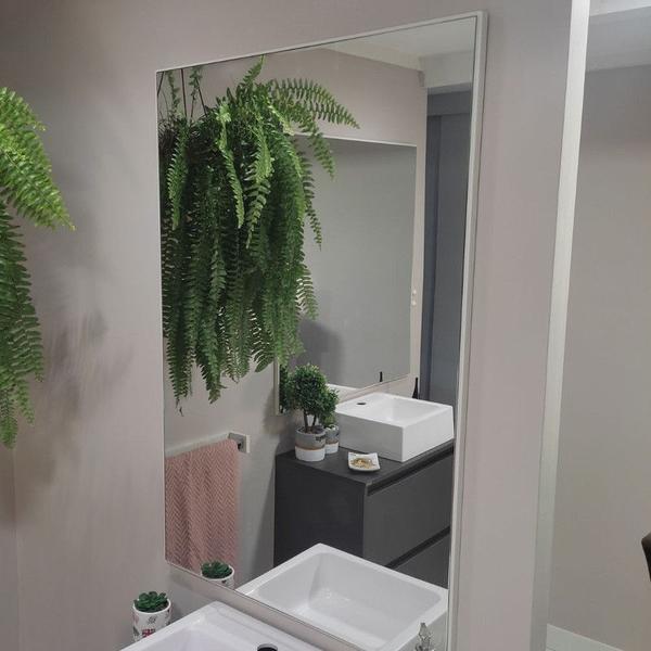 Imagem de Gabinete para Banheiro com Cuba e Espelheira 60cm Mdf Nogal com Branco Dubai - On Móveis