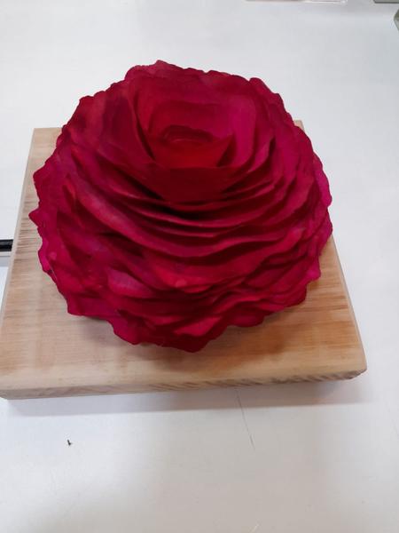 Imagem de Gancho de metal com Flor Rosa de Madeira