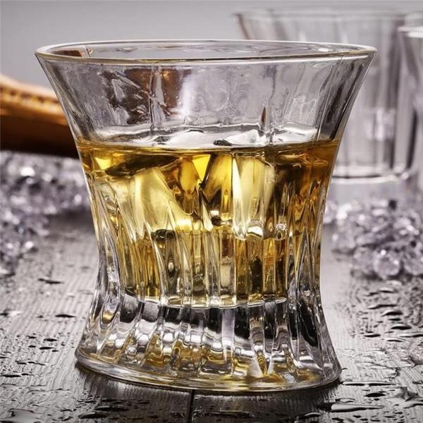 Garrafa Decanter Whisky Vidro Licor 700Ml + 6 Copos - Vacheron Imagem de Garrafa Decanter Whisky Vidro Licor 700Ml + 6 Copos