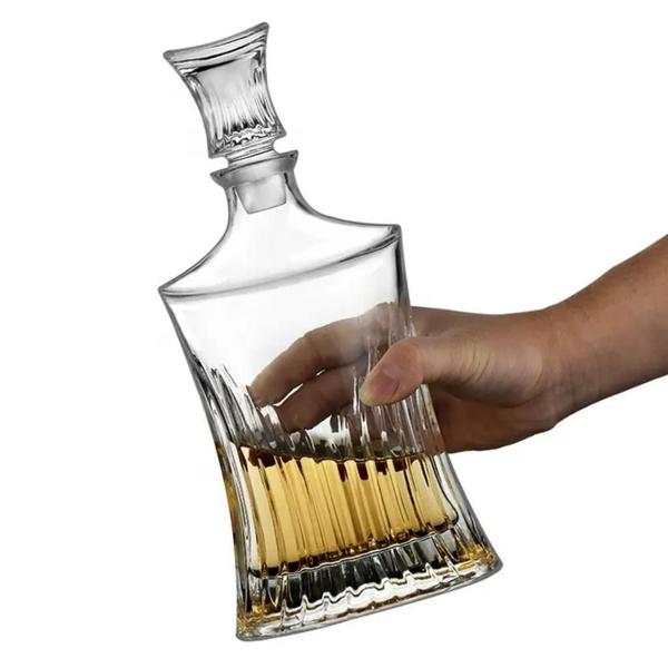 Garrafa Decanter Whisky Vidro Licor 700Ml + 6 Copos - Vacheron Imagem de Garrafa Decanter Whisky Vidro Licor 700Ml + 6 Copos