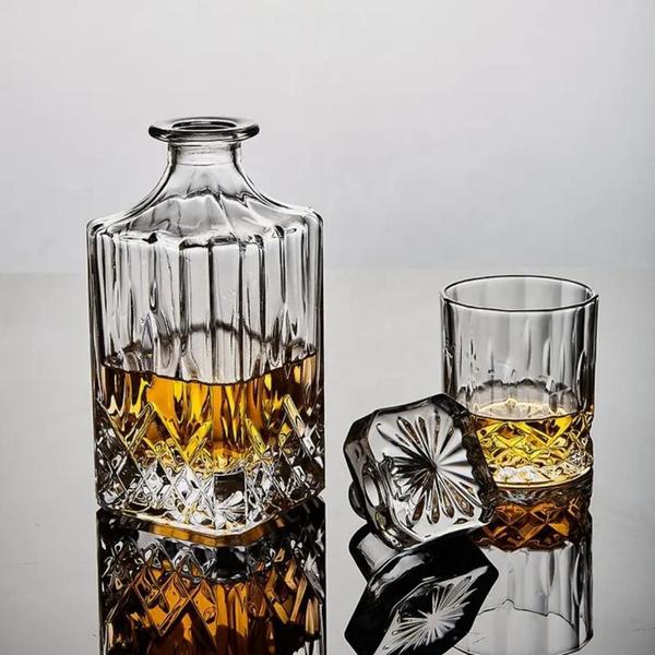 Garrafa Decanter Whisky Vidro Licor 800Ml + 6 Copos Luxo - Smart Imagem de Garrafa Decanter Whisky Vidro Licor 800Ml + 6 Copos Luxo