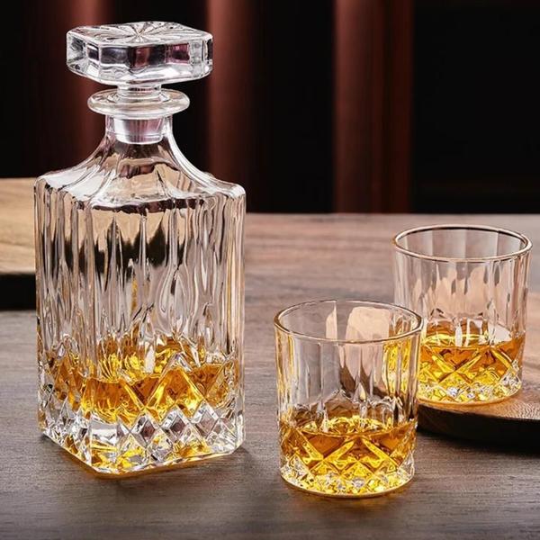 Garrafa Decanter Whisky Vidro Licor 800Ml + 6 Copos Luxo - Smart Imagem de Garrafa Decanter Whisky Vidro Licor 800Ml + 6 Copos Luxo