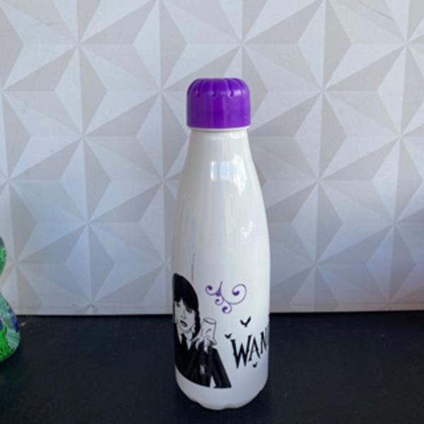 Imagem de Garrafa / garrafinha de plástico wandinha 600ml para água decorada infantil