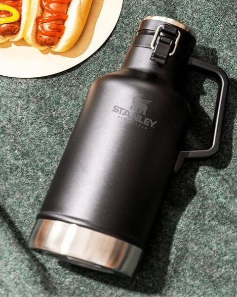 Imagem de Garrafa Growler Térmico Classic Original Preto Stanley Matte Black  1.9L