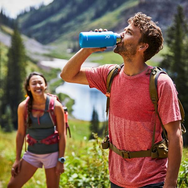 Imagem de Garrafa Hydro Flask de boca larga com tampa flexível de 1L