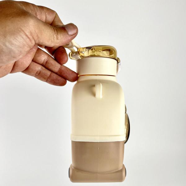 Garrafa Squeeze Ursinho Infantil Com Canudo e Alça 1000ml - FATO Imagem de Garrafa Squeeze Ursinho Infantil Com Canudo e Alça 1000ml