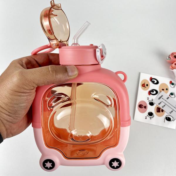 Garrafa Squeeze Ursinho Infantil Com Canudo e Alça 1000ml - FATO Imagem de Garrafa Squeeze Ursinho Infantil Com Canudo e Alça 1000ml