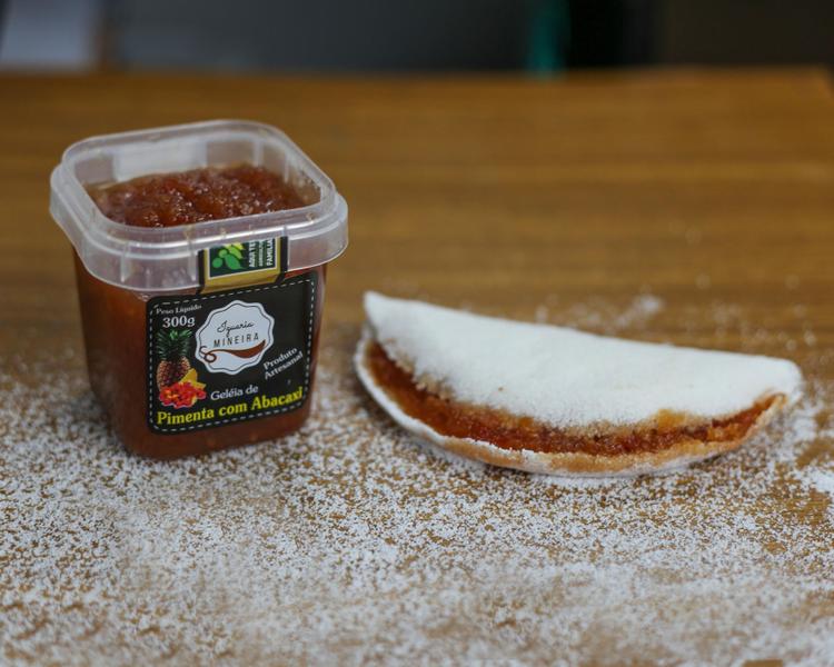 Geleia de Pimenta com Abacaxi - pote 300g - Iguaria Mineira Imagem de Geleia de Pimenta com Abacaxi - pote 300g