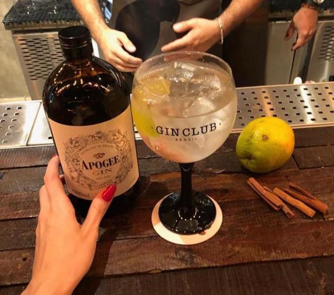 Gin Apogee Classic 1000ml Imagem de Gin Apogee Classic 1000ml