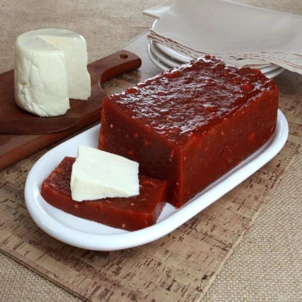 Goiabada Cascão Tradicional TIA SÔNIA 700g Imagem de Goiabada Cascão Tradicional TIA SÔNIA 700g