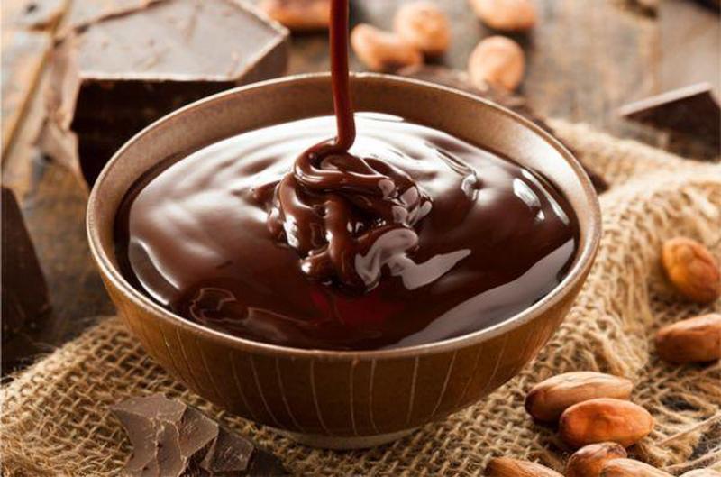 Gotas De Chocolate Cobertura Branco Premium Mavalério Imagem de Gotas De Chocolate Cobertura Branco Premium Mavalério