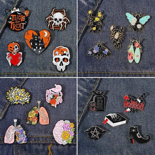 Imagem de Goth Halloween Esmalte Pino Conjunto Gato Preto Fantasma Traça Bruxa Punk Cobra Broches Esqueleto