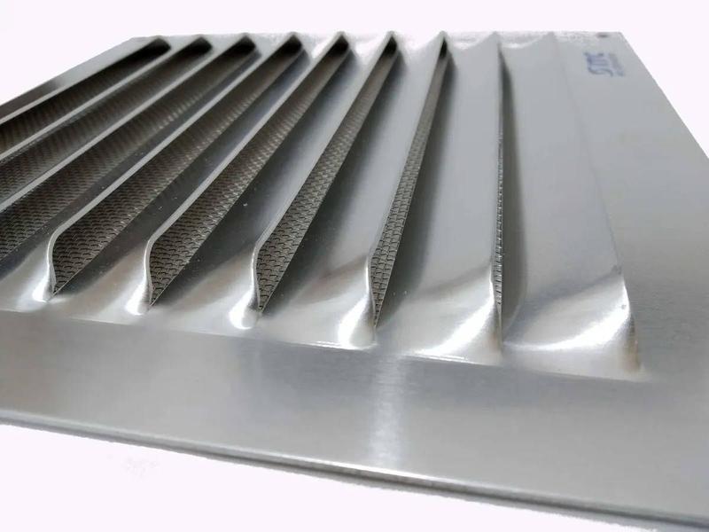 Grade De Ventilação Alumínio Itc 20x20cm Com Tela Motorhouse - ITC Exaustores Imagem de Grade De Ventilação Alumínio Itc 20x20cm Com Tela Motorhouse