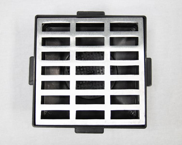 Grelha Pluvial 20X20 Reta Aluminio com Coletora Saída Baixa e Tela Anti Insetos PVC - Escovado - Ficone Reis Imagem de Grelha Pluvial 20X20 Reta Aluminio com Coletora Saída Baixa e Tela Anti Insetos PVC - Escovado - Ficone Reis