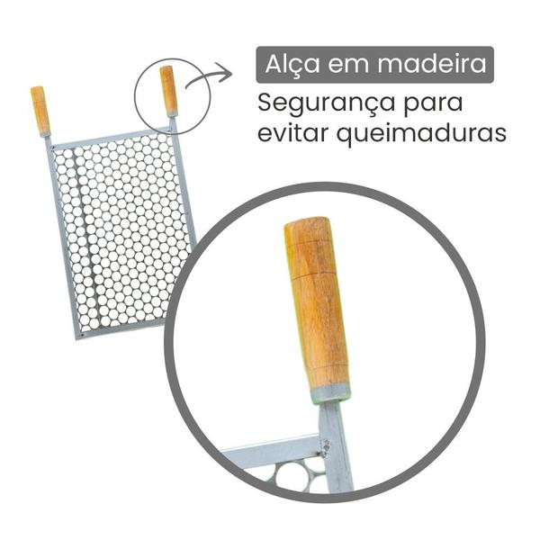 Imagem de Grelha Popular Moeda Inox 45x30 Para Churrasco Cabo Madeira N 2 - Gudim