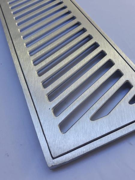 Grelha Ralo Linear 20x50 modelo Reforçado Diagonal - Aluminio - Ficone Reis Imagem de Grelha Ralo Linear 20x50 modelo Reforçado Diagonal - Aluminio - Ficone Reis