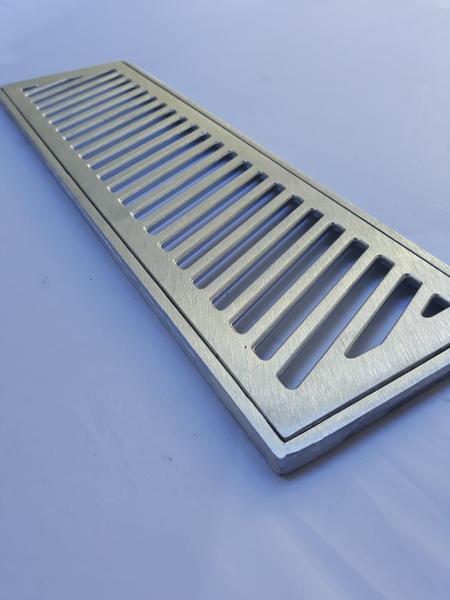 Grelha Ralo Linear 20x50 modelo Reforçado Diagonal - Aluminio - Ficone Reis Imagem de Grelha Ralo Linear 20x50 modelo Reforçado Diagonal - Aluminio - Ficone Reis