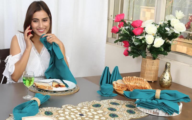 Imagem de Guardanapos de coquetel com bainha costurada com orifícios decorativos em ourela  azul-petróleo 18 x 18, guardanapos de casamento, guardanapos de tecido, guardanapos de algodão com cantos esquadrados, Dia de Ação de Graças, guardanapos de jantar laváveis à máquina, conjunto de 12