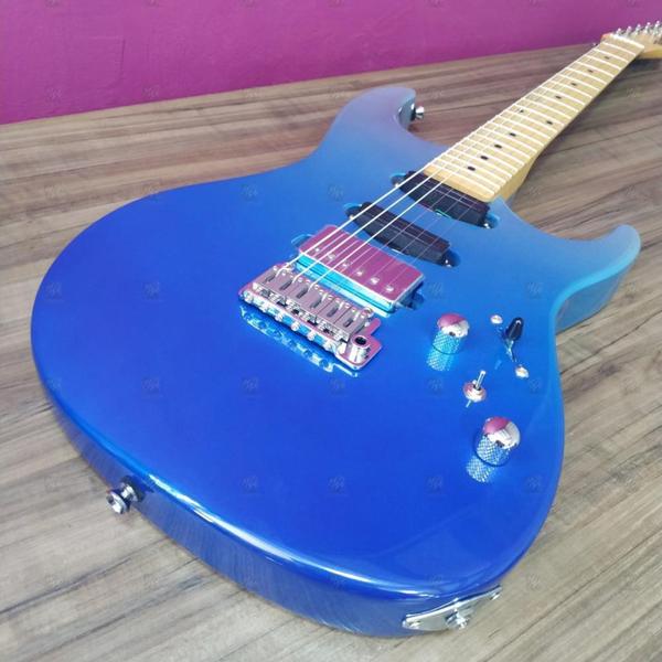 Imagem de Guitarra Tagima Brasil Strato Stella H3 Ocean Fade Metal Azul Degradê c/ Captação Humbucker - Tagima