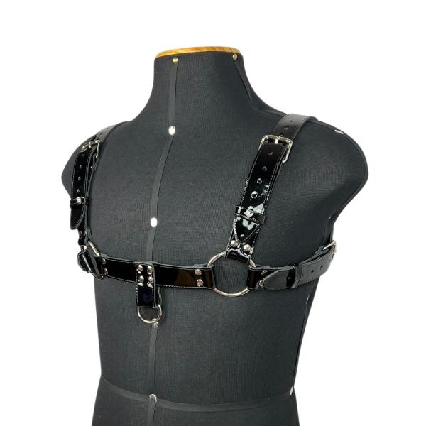 Imagem de Harness Masculino Arreio Couro Legítimo Preto Verniz Estilo PVC Vinil Latex 