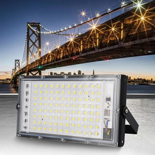 Holofote LED 100W IP65 - À Prova D'Água 220V - Refletor Externo para Parede e Rua Imagem de Holofote LED 100W IP65 - À Prova D'Água 220V - Refletor Externo para Parede e Rua