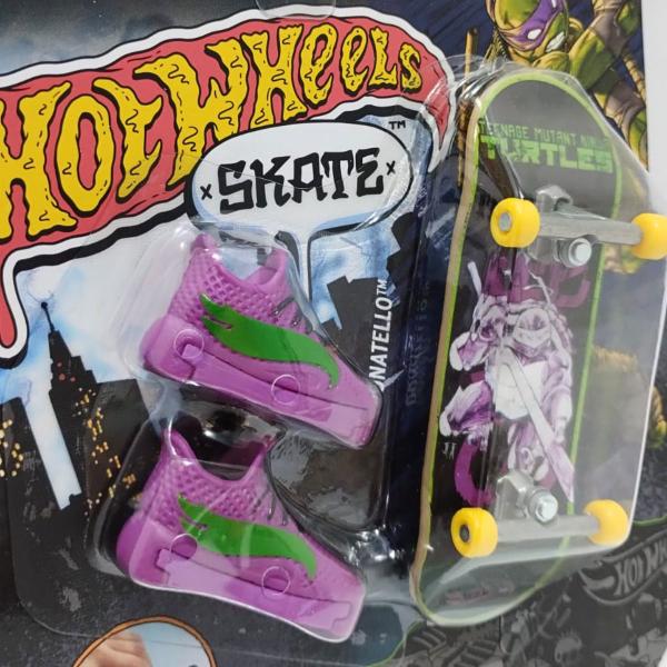 Imagem de Hot wheeks skate de dedo  tenis (s) unidade hgt46  mattel  tartaruga ninja 