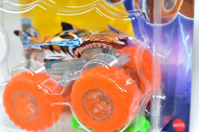 Imagem de Hot wheels monster trucks - tiger shark