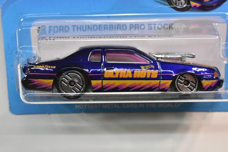 Imagem de Hot wheels - ultra hots - 1986 ford thunderbird  - 7/8