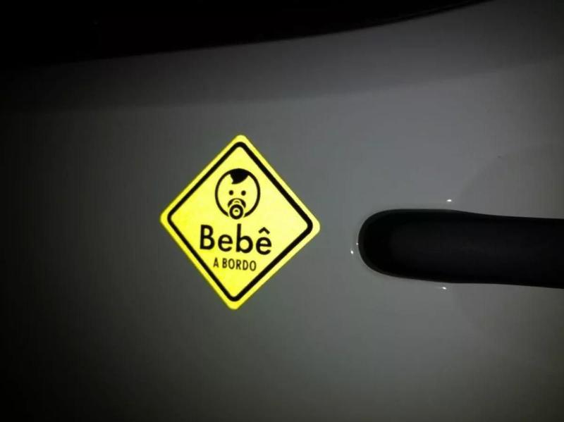 Imagem de Ímã De Carro Bebê A Bordo Refletivo - Aplique E Retire